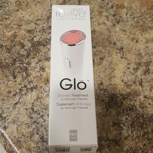 Glow Wrinkle Treatment by ReVive Light Therapy
